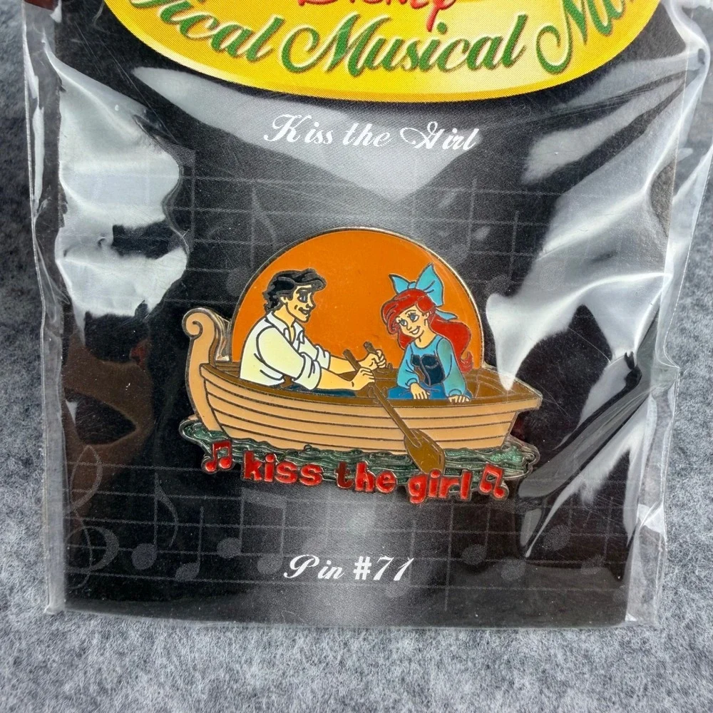 2000 Disney Store Magical Musical Moments Pin #71 Kiss the Girl Little Mermaid
